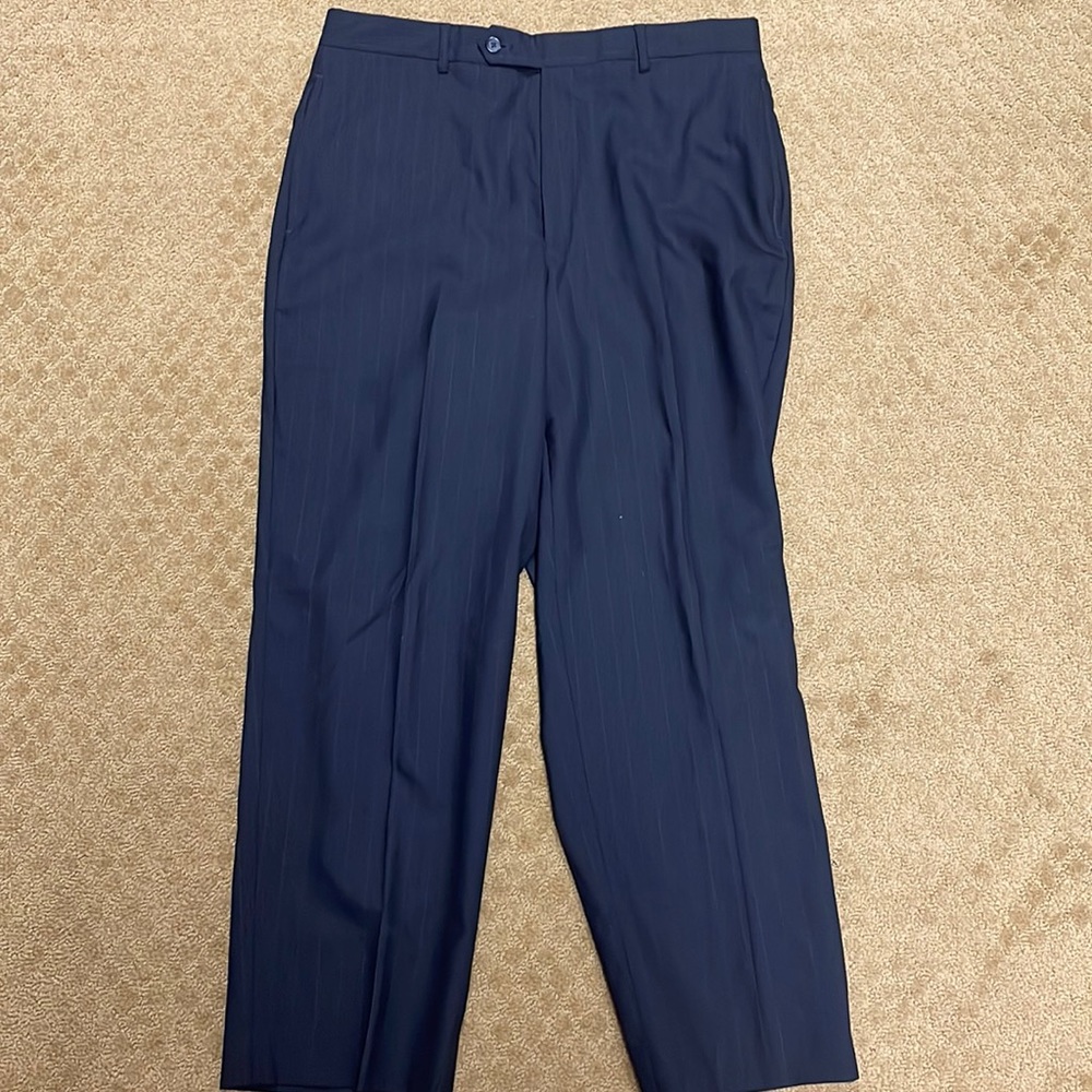 Jos A Bank Tousers 34 R likely sized to a 30 inseam. Black with gray pinstripe